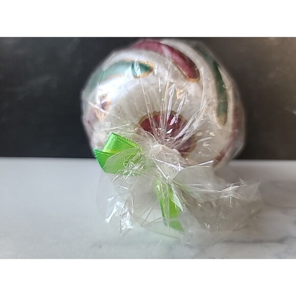 Candy cane Swirl Christmas Candle - Picture 6 of 10